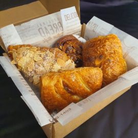 Pastry Box for 4